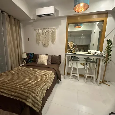 Cozy Place With City View At Greenbelt Makati