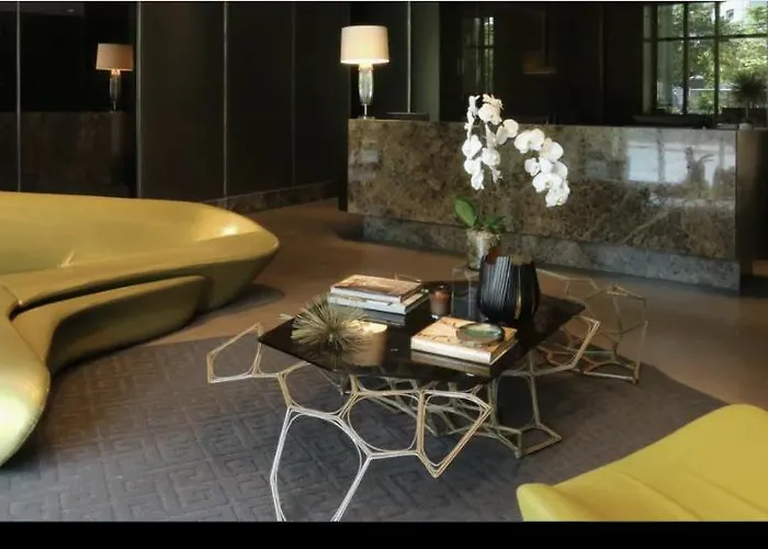 Cozy Place With View At Greenbelt Makati *