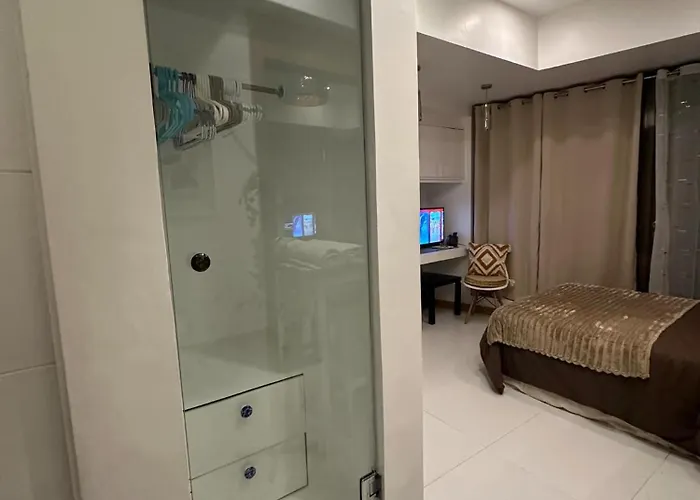 Apartment Cozy Place With View At Greenbelt Makati *